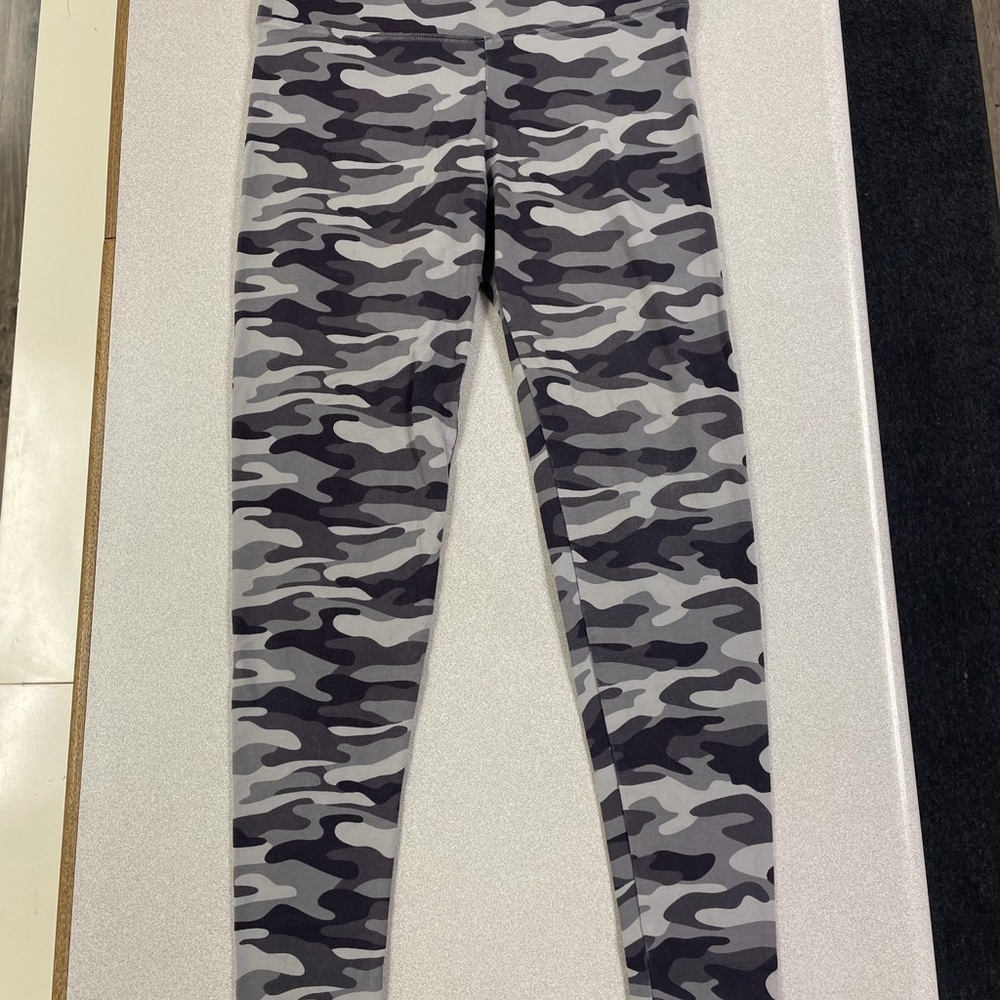 PINK Victoria's Secret Gray Camouflage Womens Leggings